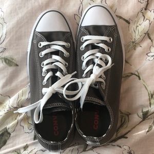 Grey women’s converse size 8. Double tongue